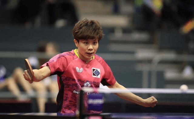 持和坚实的 持和坚实的